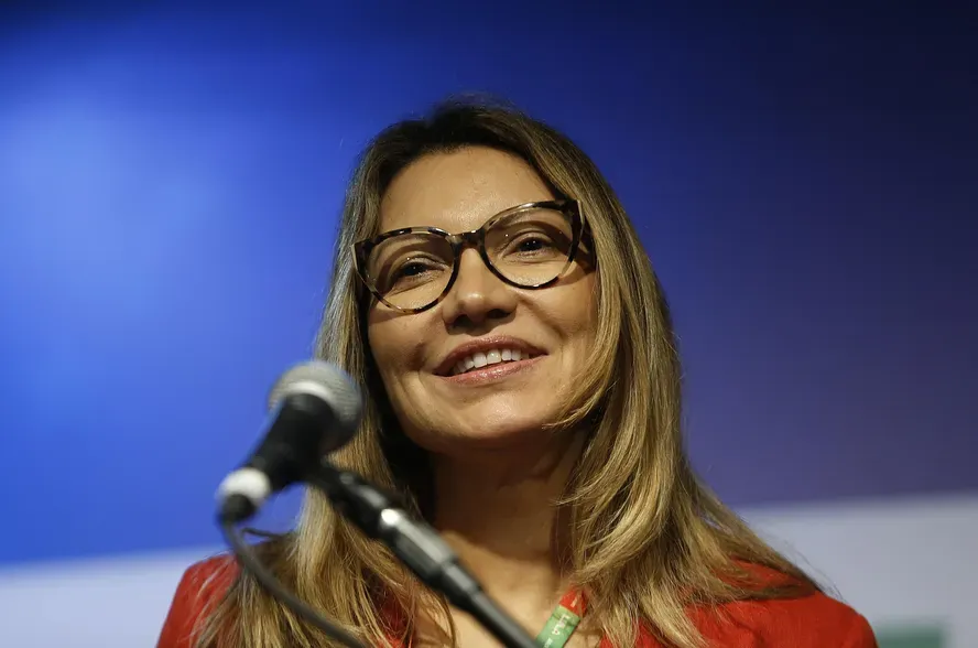 Janja, esposa do Lula, arrastou Planalto para envolvimento perigoso com fofoqueiros da web, mostra jornalista