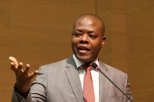 SILVIO ALMEIDA: Homens negros felizes não servem; mas se estiverem obedecendo, presos ou mortos é sinal de que as coisas estão em seu devido lugar